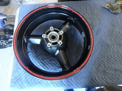 RUEDA TRASERA SUZUKI GSXR 600 / 750 / SV, NEGRA, RUEDA TRASERA RECTA 27/10/21 #5 Foto 1 de 4