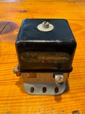 Regulador de voltaje Auto-Lite 12 voltios 1948-53 Chief conversión 12v TC-4310-A NOS Foto 1 de 4