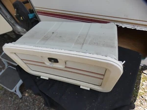Wohnwagen Nassschrank / 240V Steckdose innen. thetford, andere - Bild 1 von 6