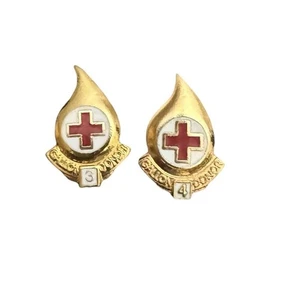 Lot of 2 American Red Cross Blood Drive Donor Lapel Pins, 2 & 3 Gallon - Picture 1 of 3