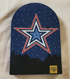 CAT'S MEOW Roanoke Virginia Mill Mountain Star Holzregal Sitter rot weiß blau - Bild 1 von 3