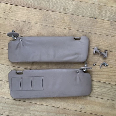 1995 - 2004 年丰田塔科马棕色乙烯基遮阳板遮阳对原始设备制造商套装 — 第 1/4 张图片