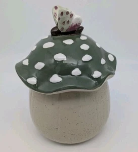 Keramik Keksdose von Place & Time - Grün & Creme Pilz mit Schmetterling - Bild 1 von 9