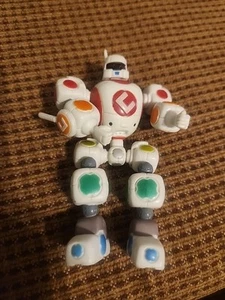 Tomy Cubix Robot For Everyone 4 inch - Picture 1 of 4