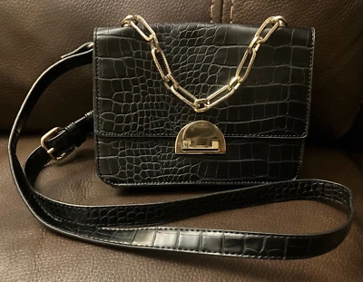 FOREVER 21 Bolso de Hombro/Cartera Bandolera, Cuero Sintético Negro con Estampado de Piel de Serpiente Foto 1 de 4