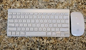Genuine Apple A1314 Bluetooth Wireless Keyboard & A1296 Magic Mouse ~ Mac, iPad - Picture 1 of 8