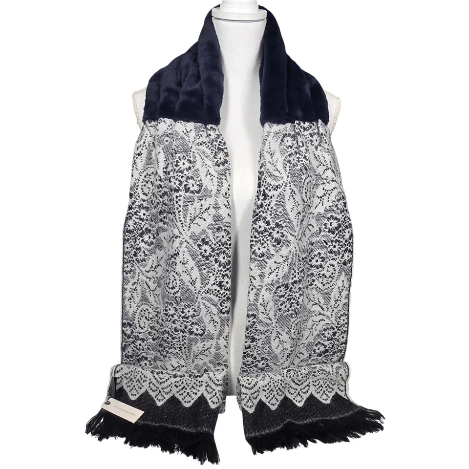 ANTHROPOLOGIE MADISON 88 BUFANDA CAPUCHA PIEL SINTÉTICA - FLORAL BLANCO Y NEGRO - TALLA ÚNICA Foto 1 de 4