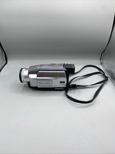 Panasonic PV-DV520 Silver 700x Digital Zoom Mini DV Palmcorder For Parts Only - Picture 1 of 13