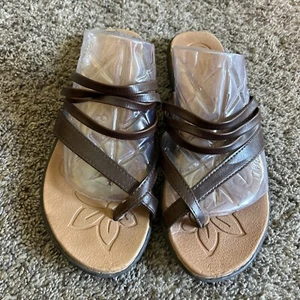 Sandali in pelle marrone scuro BOC Born Concept Alisha Flip Flop Piatti Z40123 US 8M - Foto 1 di 4