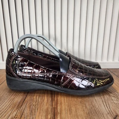 Clarks Gael Angora Womens Sz 8.5 M Brown Patent Leather Croc Print Loafers Shoes - Image 1 of 4