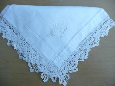 mouchoir ancien  en lin entourage dentelle - Photo 1/4