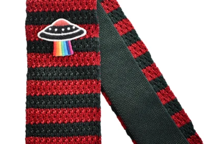 🆕️ Authentic GUCCI Green Red STRIPE UFO PATCH 100% SILK KNIT Slim Neck Tie - Image 1 of 4