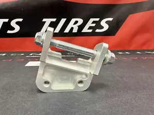 PEP REAR SHOCK RESERVOIR MOUNT NEW! MOUNTS REAR RESI ON FRONT RIGHT SHOCK MOUNT! - Foto 1 di 8