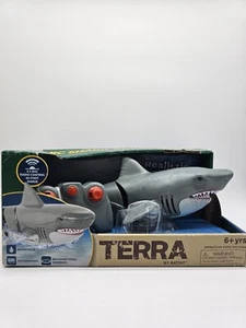 TERRA Battat RC Great White Shark Radio Control 65 Foot Range Waterproof Toy - Picture 1 of 3