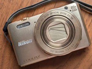 N MINT Nikon COOLPIX S7000 16.0MP 20x Compact Digital Camera English Japan gold - Picture 1 of 11