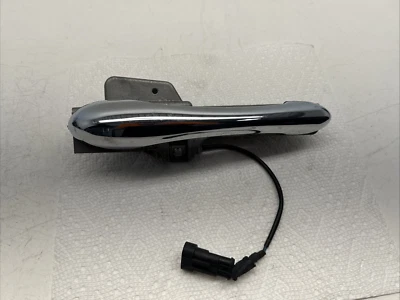 OEM REAR RIGHT Exterior DOOR HANDLE FOR 2003-2008 Maserati Quattroporte 69287600 - Image 1 of 4