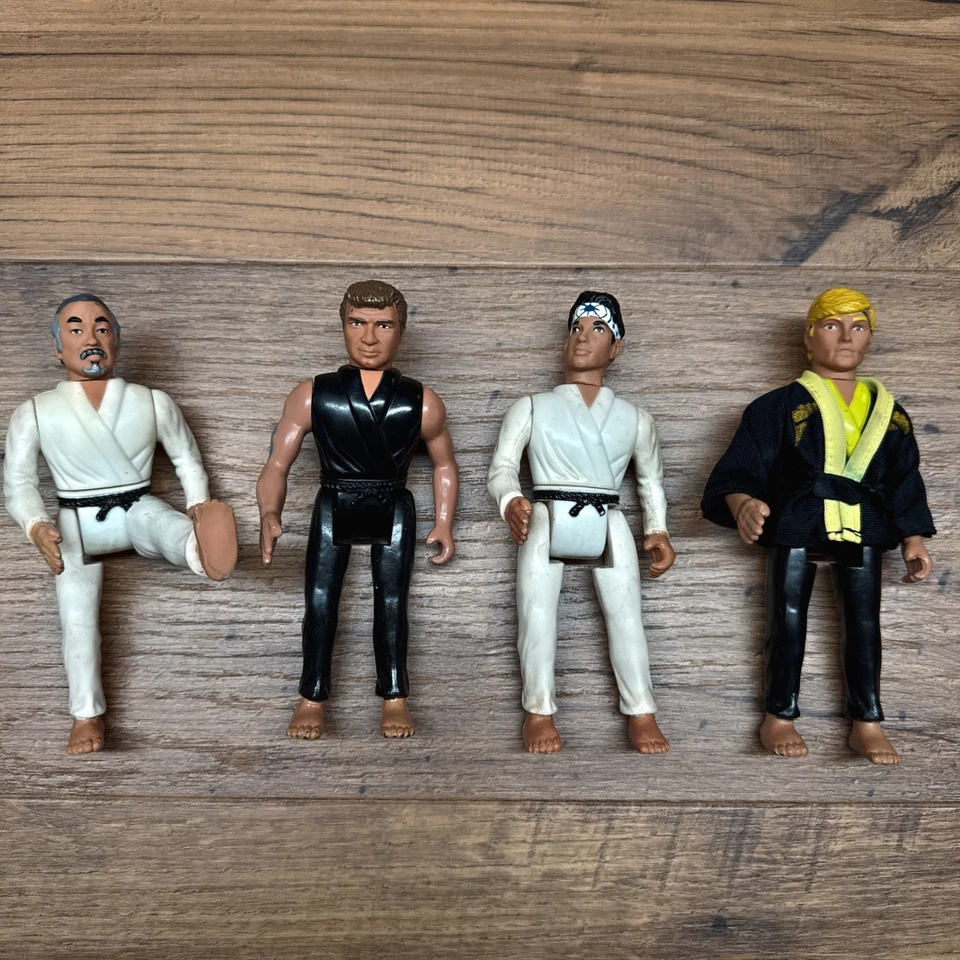 Lote de 4 figuras de acción de colección Remco 1986 Karate Kid Cobra Kai Miyagi LaRusso Foto 1 de 2