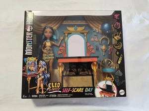 Monster High Self-Scare Day Cleo De Nile Doll & Vanity Playset NEW Sealed - Bild 1 von 12