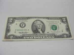 1995 ATLANTA GEORGIA TWO DOLLAR BILL WTH LOW SERIAL # FOR YOUR COLLECTION Z2690 - Picture 1 of 3