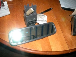 99 INFINITI I30 REAR VIEW MIRROR - Picture 1 of 7