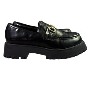 Mocasines negros con plataforma gruesa de diseño de ASOS charol hebilla dorada para mujer 8 - Imagen 1 de 9