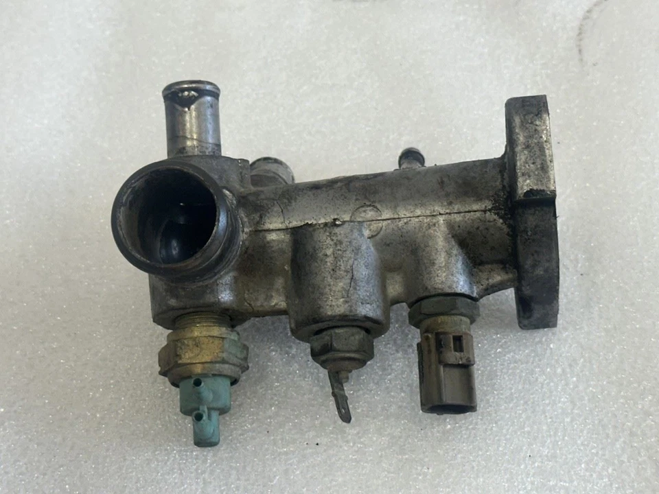 Toyota Celica GT-S 1990 1991 1992 1993 VÁLVULA DE DERIVACIÓN DE REFRIGERANTE 5S-FE 2,2 L Foto 1 de 4