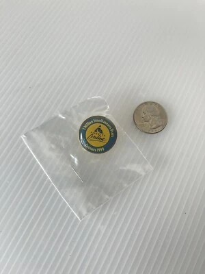 Rate VTG America Online AOL Lapel Pin -  January 1999 Million Simultaneous Users - Image 1 of 3
