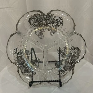 Vintage Triple Divided Glass Dish with Silver Overlay Leaf Pattern /Serving dish - Picture 1 of 3