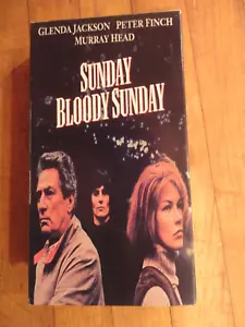 Sunday Bloody Sunday 1995 VHS Kassette Peter Finch, Glenda Jackson - RAR - Bild 1 von 3