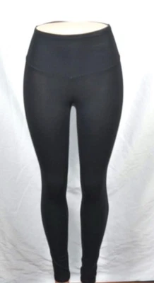 NUEVO CON ETIQUETAS Leggings Yummie Negro Recubierto Brillo Talla L Precio de venta sugerido por el fabricante $78 Foto 1 de 4