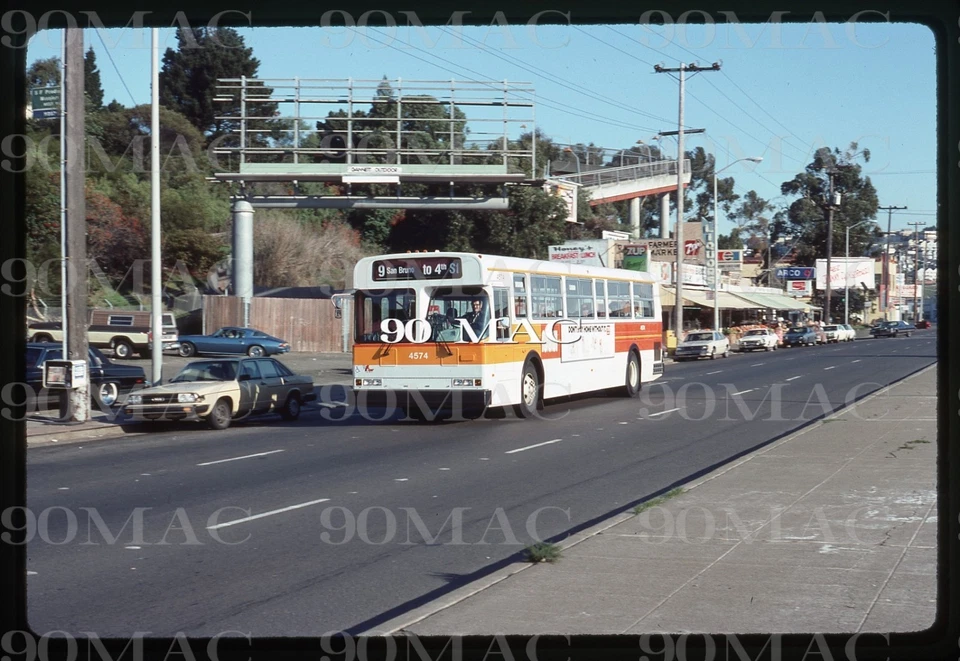 SF MUNI. Autobús volador #4574. San Francisco (CA) Diapositiva Original 1984. ¡NUEVO! Foto 1 de 1