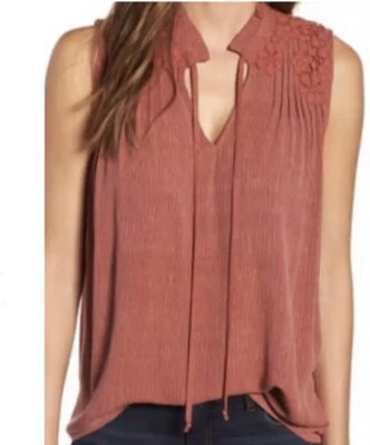 Caslon Sleeveless embroidered Top size Medium - Изображение 1 из 4