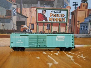 N Scale Trains Atlas Penn Central Double Door 50' Box Car #85636 - Picture 1 of 6