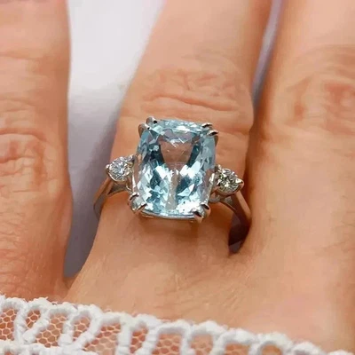 Anillo estilo cojín de diamantes aguamarina de 6,50 quilates elaborado en oro blanco macizo de 14 quilates Foto 1 de 4