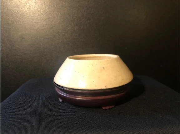 Pequeño quemador de incienso chino chino beige del siglo XIX Foto 1 de 1