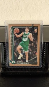 2025-26 Topps Basketball Hogu Gonzalez Gold Parallel /2025 - Picture 1 of 2