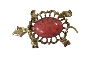Vintage GERRY'S FAUX CORAL CABOCHON TURTLE PIN or PENDANT - Picture 1 of 12