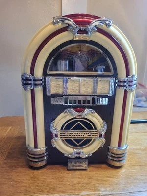 Thomas Collector’s Edition Radio CR-11 Vintage Deco Jukebox Cassette Rockola - Image 1 of 4