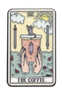 Tarotkarte Emaille Pin - "Der Kaffee" lustig humorvoll Tarotkarte Pin - Neu - Bild 1 von 3