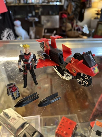 Vampire W/Floyd Malloy 100% Complete M.A.S.K. MASK 1986 Kenner Action Figure Cover