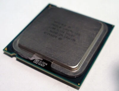 Bus frontal Intel SL9TA Core 2 Duo E6300, LGA775, 1,86 GHZ, 1066 MHZ, 2 MB de caché Foto 1 de 3