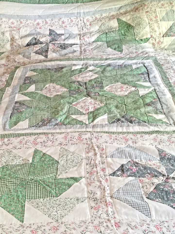 Juego de edredón Pinwheel 2 almohadas Sham 2 verde/rosa 1970 acolchado a mano núcleo de cabaña Foto 1 de 4