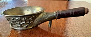 Antikes chinesisches Messing Seideneisen mit Holzgriff floral Made in Hong Kong - Bild 1 von 22