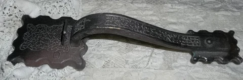 VINTAGE ORNATE THUMB LATCH FRONT DOOR PULL HANDLE  heavy cast iron L.H R.H Cover