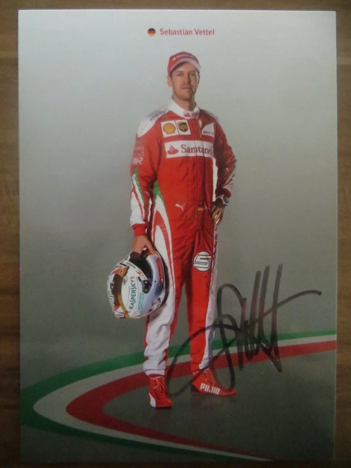 Handsignierte AK Autogrammkarte *SEBASTIAN VETTEL* FERRARI Formel 1 Saison 2017 - Bild 1 von 1