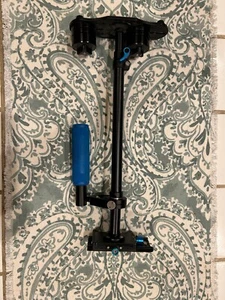 Neewer Carbon Fiber 24 inches/60 centimeters Handheld Stabilizer - Picture 1 of 3