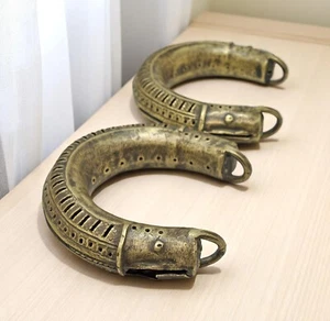 Ancien Laiton Grand Bijoux Bracelets Original Old Fabriqué Main Gravé - Picture 1 of 6