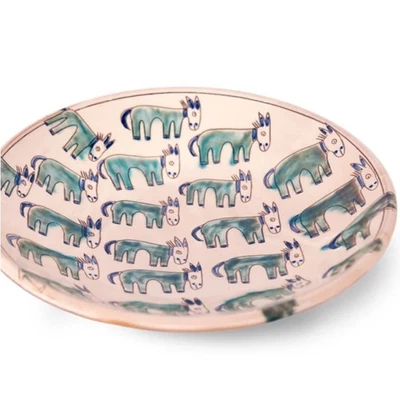 Plato de servir de cerámica hecho a mano Kiliim burro egipcio pasto beige y azul Foto 1 de 4