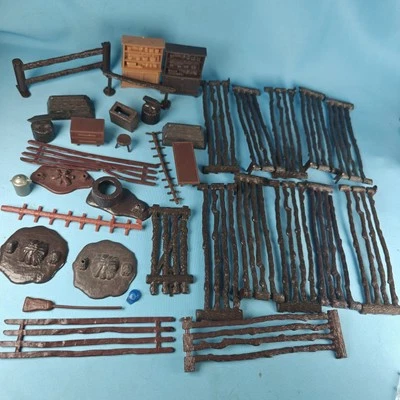 Lote de accesorios Marx Western Town escala 1/32 Foto 1 de 4