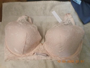 W - Neu mit Etikett / v.s. / 44DDD / PLUNGE / SPITZE / IVORY 🧡💛💚💙💜🧡💛💚💙💜 - Bild 1 von 6